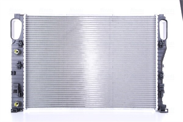 радиатор системы охлаждения!\ MB W211 2.0-5.0 02> 62797A NISSENS