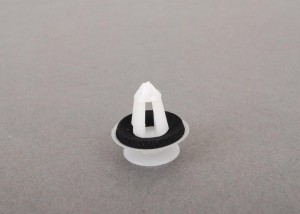 клипса! обшивки багажника\MB W210 2.4 95-02 A0119887678 MERCEDES BENZ