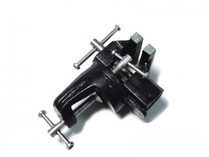 Тиски настольные поворотные 70мм /FORSAGE/ F32970R FORSAGE TOOLS