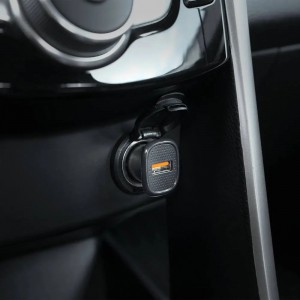 Адаптер для телефона "AIRLINE" (1xUSB QC 3.0, 12/24В) в прикуриватель AEAK018 AIRLINE