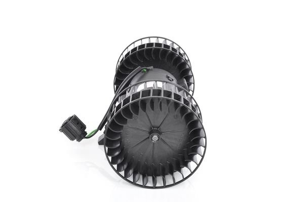 Мотор отопителя SCANIA 4 series (95-) в сборе с крыльчаткой BOSCH 0 130 111 184 BOSCH