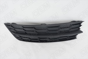 Заглушка противотуманной фары правая Skoda Rapid  2012-2017 OEM1479R OEMPARTS
