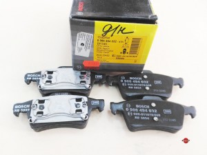 Колодки тормозные OPEL Vectra C4 (02-) NISSAN Primera P12 RENAULT Laguna, Espace 0 986 494 032 BOSCH