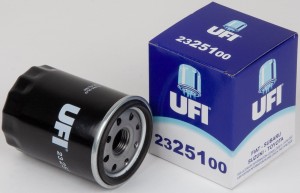 Фильтр масляный TOYOTA CAMRY 2.0/2.4 V30, COROLLA 1.8 01-05, RAV4 III 2.0 23.251 2325100 UFI