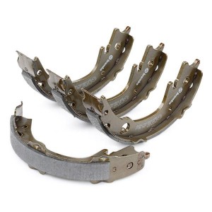 S83551 колодки барабанные ручника!\ Toyota Avensis 1.8-2.4/Corolla/Yaris 1.4-1.8 S 83 551 BREMBO