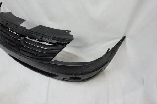 Бампер передний Renault Logan 1 2009-2014, под ПТФ, с решеткой радиатора OEM0564 OEMPARTS