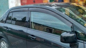 Дефлектор двери NISSAN Tiida (04-) седан COBRA TUNINIG N11604 COBRA TUNING