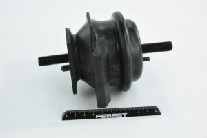 Подушка двигателя передняя TM-02 FEBEST