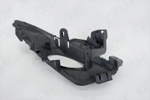 Окантовка противотуманной фары правая Mazda 3 1 BK седан, 2003-2006 OEM1425R OEMPARTS