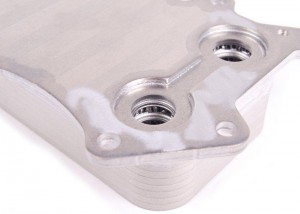 Радиатор MERCEDES E (W212),C (W203/W204) (OM642) масляный OE A6421800165 MERCEDES BENZ