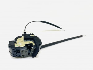 Замок двери передней правой U0528011R U0528011R UKORAUTO