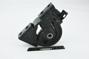 Опора двигателя передняя NISSAN X-TRAIL T30 2001.06-2013.01 NM-071 NM-071 FEBEST