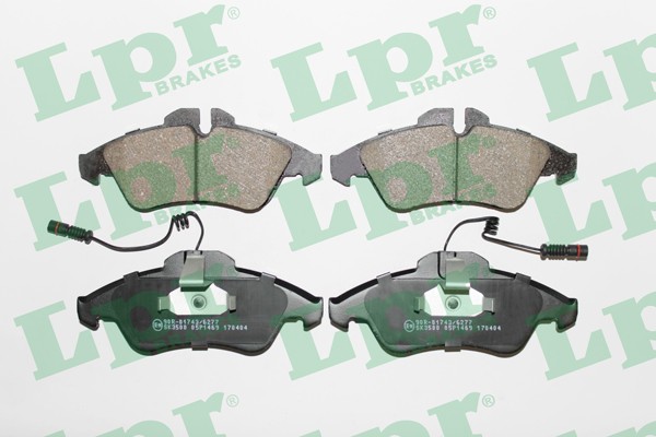 Комплект тормозных колодок 05P1469 05P1469 LPR