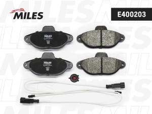 Колодки тормозные передние (с датчиком) (Смесь Low-Metallic) (FIAT 500 (312) / F E400203 MILES