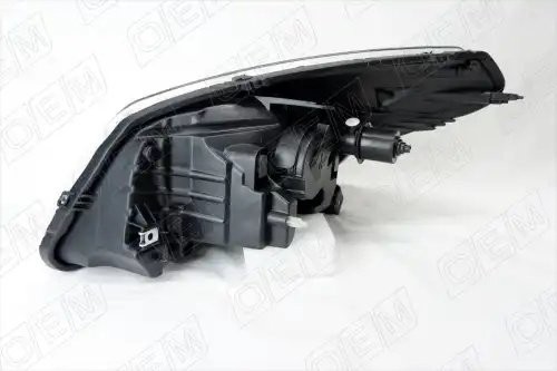 Фара правая Renault Sandero 1 (2009-2014) светлая OEM0069FR OEMPARTS