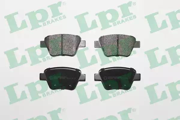 Комплект тормозных колодок 05P1608 05P1608 LPR