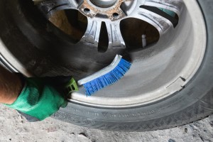 Щетка по металлу с пластиковой ручкой (ПВХ проволока) /ДЕЛО ТЕХНИКИ/ 270281 DELO TEHNICI