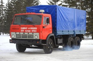 Указатель поворота ГАЗ,ЗИЛ,УАЗ передний 12V пластик РУДЕНСК 112022201 RUDENSK