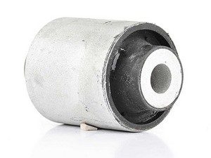 Рычаг подвески MERCEDES C (W204),E (A207,C207) передней нижний левый BSG BSG60700128 BSG