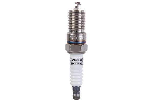 свеча зажигания! (2327/BPR6EFS13) nickel\ Ford Fiesta IV/Ka 1.3 95-02 329 363-SX STELLOX