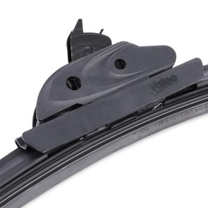 Щетка стеклоочистителя 700мм бескаркасная First Pyramid Multiconnection V2 VALEO 575010 VALEO PHC