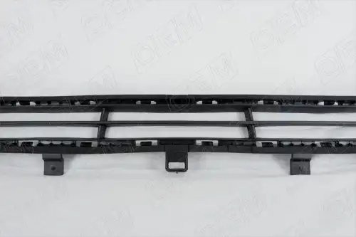 Решетка в бампер нижняя Hyundai Solaris 2 2017-2020 OEM3664 OEMPARTS