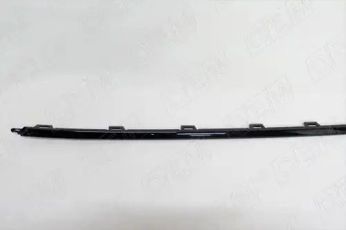 Молдинг бампера заднего центральный Volkswagen Polo sedan 5 2015-2020, черный OEM3722 OEMPARTS