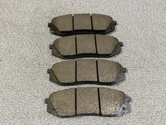 Колодки тормозные передние HYUNDAI ix35 10-/KIA SPORTAGE 10-/CARENS 02-PKB-E33 PKB-E33 PMC PARTS MALL