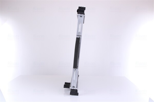 радиатор системы охлаждения! АКПП\ Range Rover III LM 4.4TD 02> 64330 NISSENS