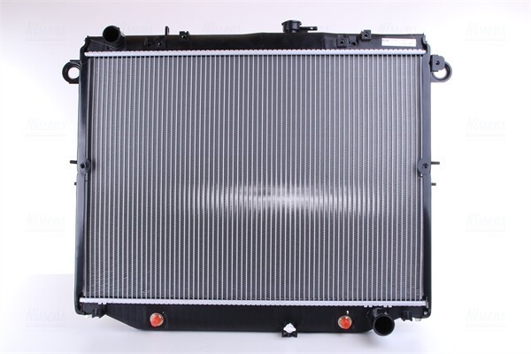 радиатор системы охлаждения! АКПП\ Toyota Landcruiser 4.7i 32V 98-02 64882 NISSENS