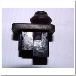 Выключатель концевой SSANGYONG Actyon (06-),Kyron (05-),Rexton (02-) света салон 8570008000 SSANG YONG