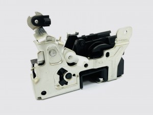 Замок двери RENAULT Kangoo (97-03) левой UKORAUTO U0528020L UKORAUTO
