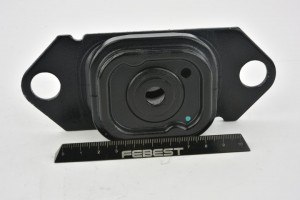 Опора двигателя задняя NISSAN ALMERA UK MAKE N16E 2000.02-2006.11 NM-E11R NM-E11R FEBEST