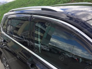 Дефлектор двери VW Tiguan (16-) хромированный молдинг COBRA TUNING V25316CR COBRA TUNING