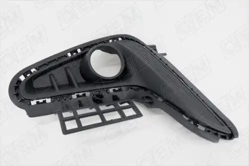 Окантовка противотуманной фары правая Kia Rio 4 FB седан, 2017-2020 OEM1383R OEMPARTS