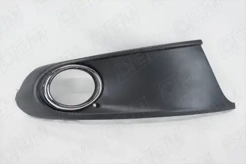 Окантовка противотуманной фары правая Volkswagen Polo sedan 5 2010-2015, под хро OEM1437R OEMPARTS