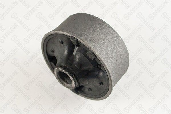 сайлентблок !переднего нижнего рычага сзади 14x68x60\ Toyota Corolla all 02> 7701845SX STELLOX