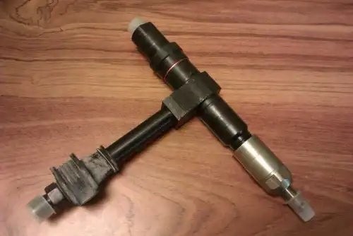 Форсунка МАЗ ЯМЗ-236, 238 короткий штуцер (ЯЗДА) 26111201013 YAZDA