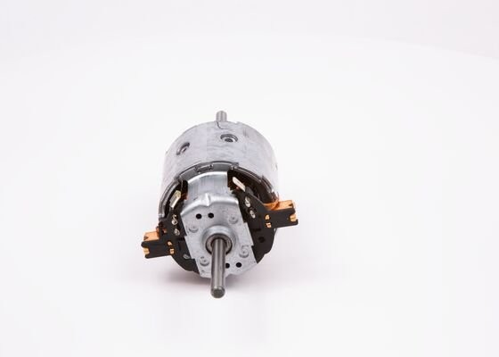 Мотор отопителя MAN MERCEDES VOLVO без крыльчатки BOSCH 0130111130 BOSCH