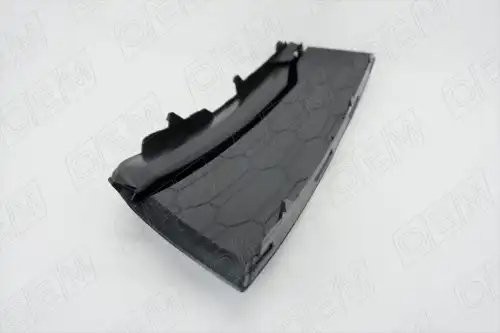Заглушка противотуманной фары правая Skoda Rapid  2017-2020 OEM1380R OEMPARTS