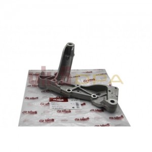 кронштейн переднего правого рычага!\ VW Passat 05> 41990083201 VIKA