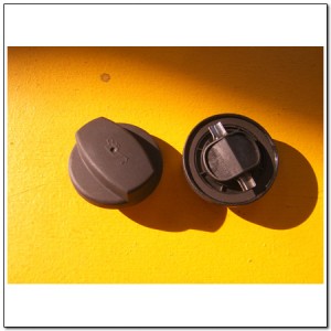 Крышка горловины масляной SSANGYONG Actyon (06-),Kyron (05-),Actyon Sport (06-/1 1610183102 SSANG YONG