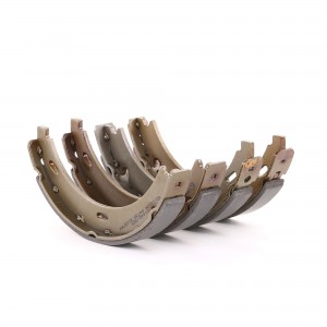 Комплект тормозных колодок 04730 04730 LPR