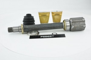 TOYOTA AVENSIS II (2003-2008) ПРАВЫЙ 26x40x24 0111-AZT250RH FEBEST