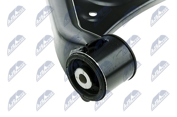 рычаг задний поперечный нижний правый!\ Audi Q7 06>, VW Touareg 02> ZWTVW025 NTY