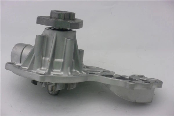 Насос водяной VW Golf (91-) (1.3/1.6/1.8),Passat (86-) (1.6/1.8) GMB GWVW-07A GMB