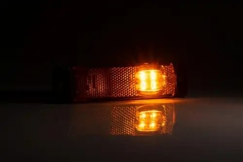 фонарь габаритный !желтый LED 12/24V прямоуг. 130x45x13 с кабелем L=50см\SZhmitz FT018ZLED FRISTOM