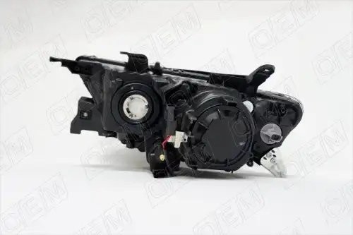 Фара правая Mitsubishi Pajero Sport 2 (2008-2015) ксенон, с корректором OEM0031FR OEMPARTS