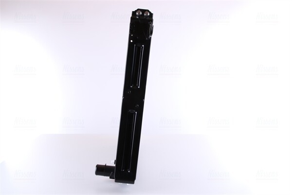 радиатор системы охлаждения! АКПП\ Toyota Landcruiser 4.7i 32V 98-02 64882 NISSENS