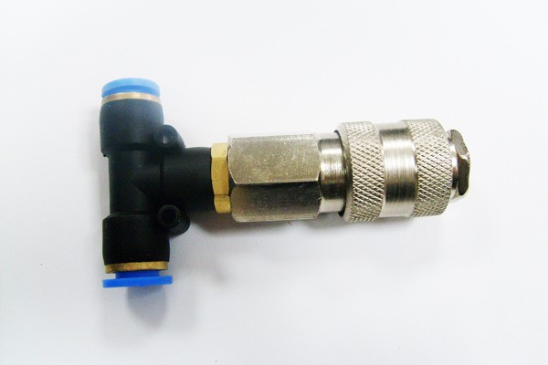 Соединитель трубки ПВХ,полиамид d=8мм тройник с быстросъемом AT AT10799 AT